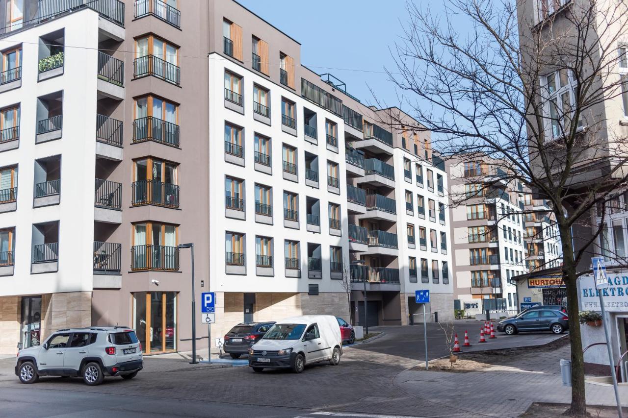 Apartament Z Ogrodkiem I Garazem Poznan Exterior photo