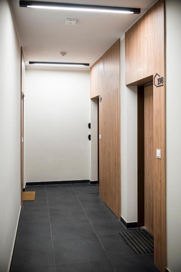 Apartament Z Ogrodkiem I Garazem Poznan Exterior photo