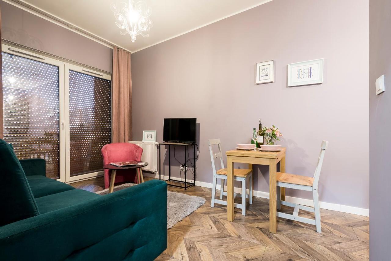 Apartament Z Ogrodkiem I Garazem Poznan Exterior photo