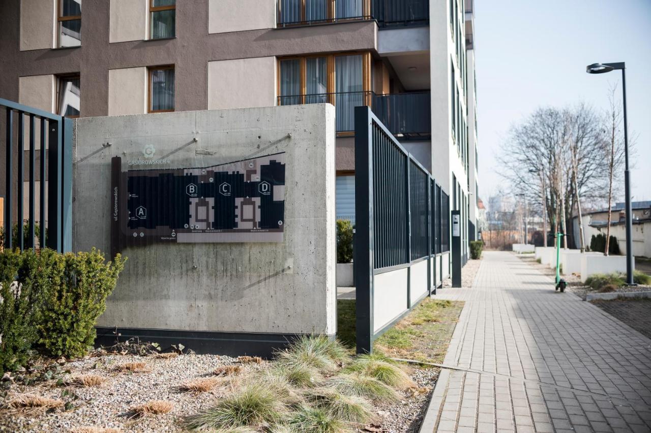 Apartament Z Ogrodkiem I Garazem Poznan Exterior photo