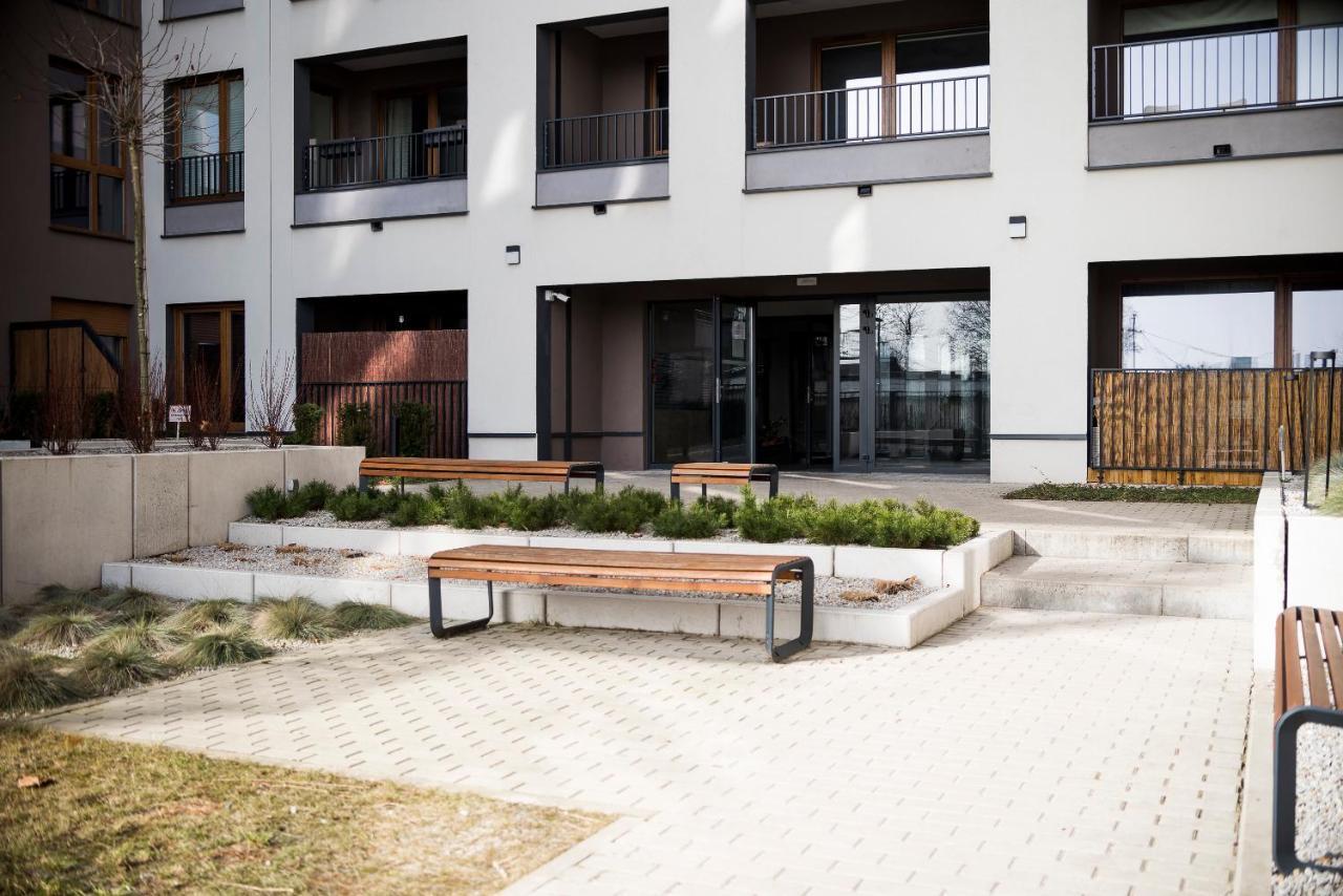 Apartament Z Ogrodkiem I Garazem Poznan Exterior photo