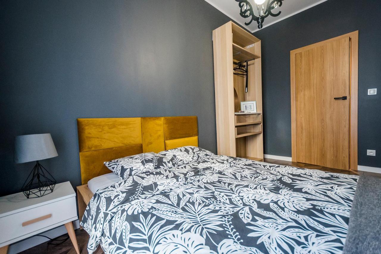 Apartament Z Ogrodkiem I Garazem Poznan Exterior photo
